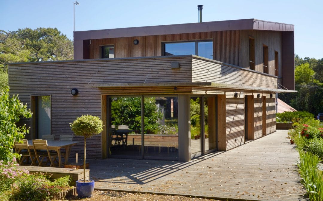 MAISON INDIVIDUELLE AU MILIEU DES PINS